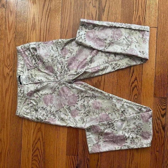 Floral Print Pants - Picture 2 of 2